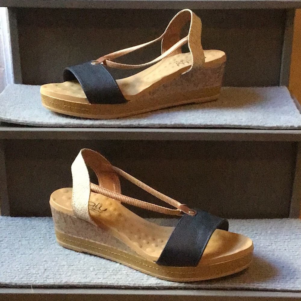 Malu brand super comfortable wedges
